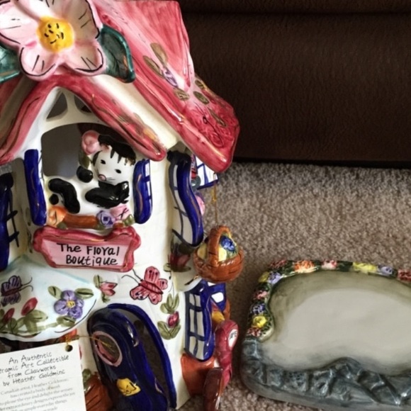 Candle House (Retired) - Picture 2 of 6